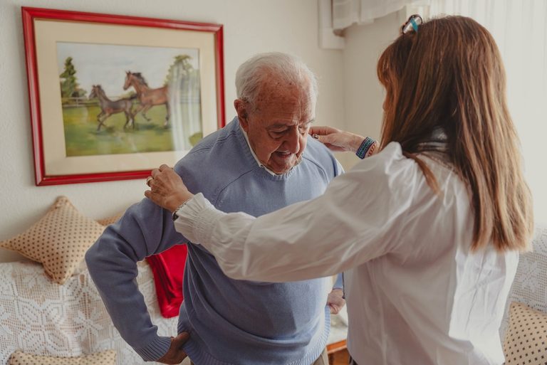 How Can You Stay Connected to Your Elderly Parent’s Well-Being?